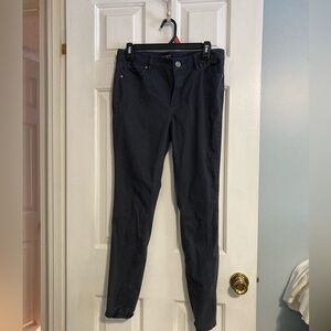 𝅺LOFT Outlet Charcoal Curvy Skinny Ankle pants, size 6